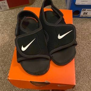 Nike sandals toddler size 8